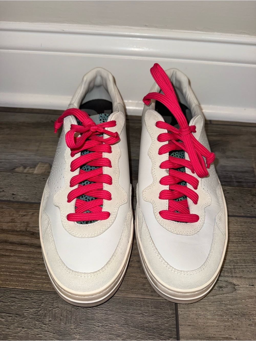 P448 Almost New Size 9.5/10 (Size 40)